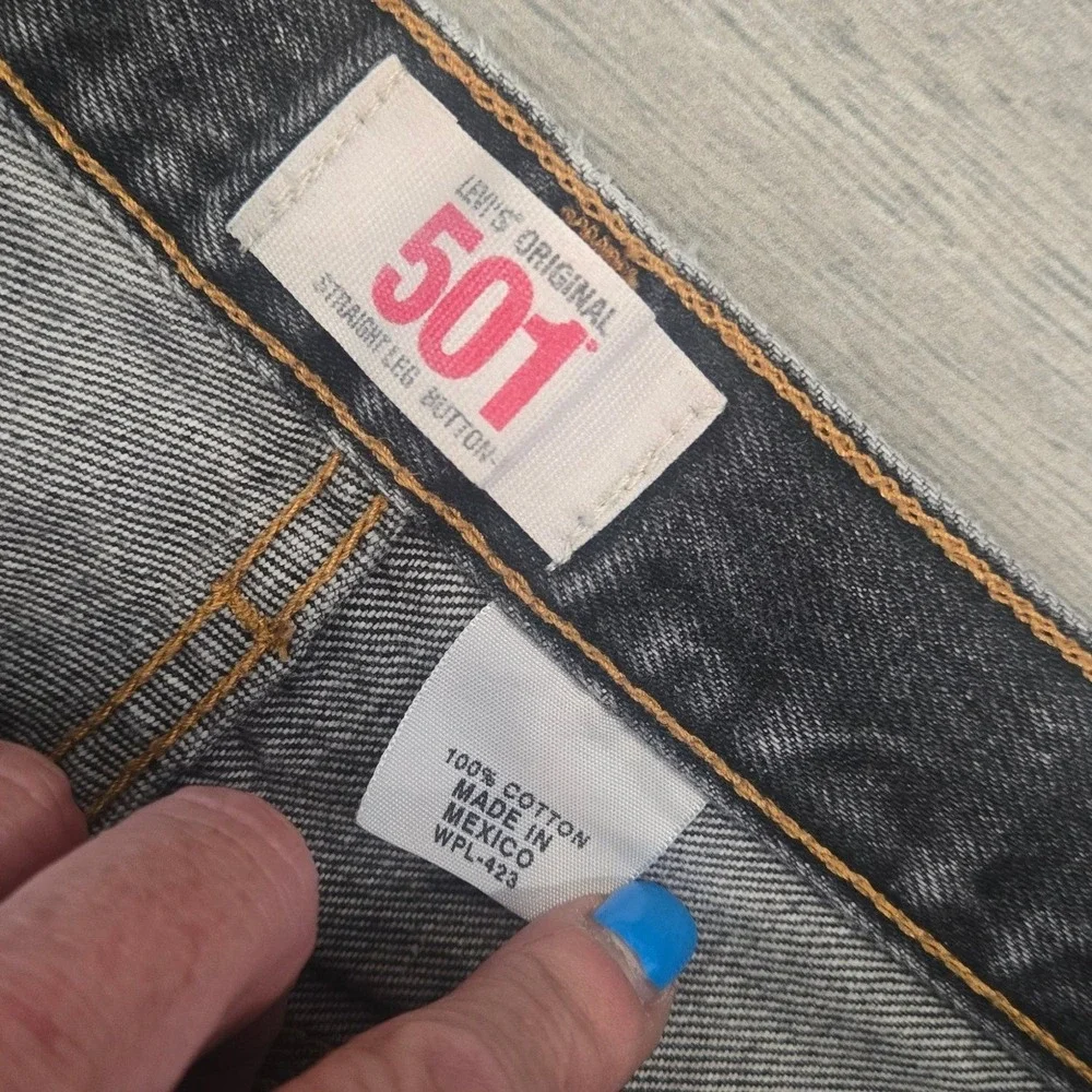 Levis 501 Original Straight Leg Jeans Mens 33x32 Faded Black Denim Button Fly